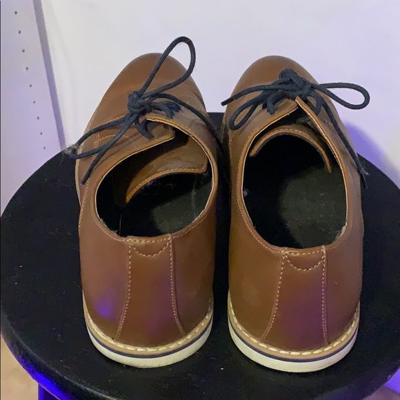 DRESS SHOES - Picture 2 of 4